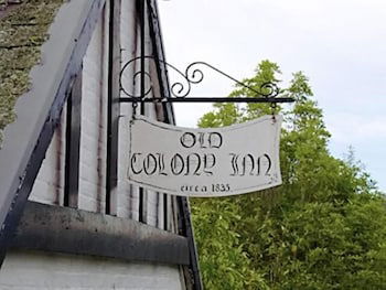 Old Colony Inn - Accommodation Redcliffe 4