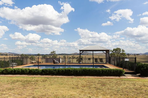 Owl Head Lodge - Accommodation Redcliffe 2