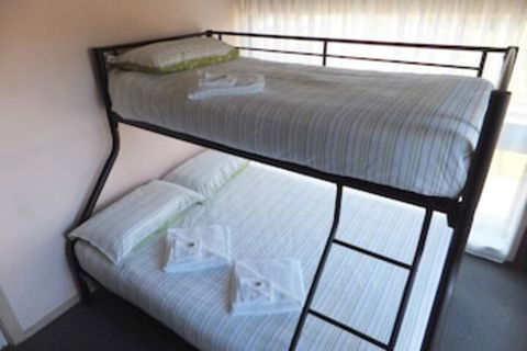 Paradise Holiday Apartments - Accommodation Redcliffe 4