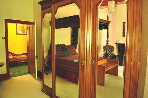 Ormiston House - Accommodation Redcliffe 6