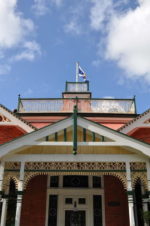 Ormiston House - Accommodation Redcliffe 2