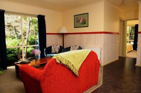 The Crays Accommodation - Accommodation Redcliffe 5