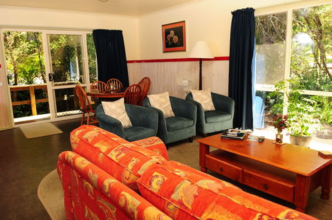 The Crays Accommodation - Accommodation Redcliffe 3