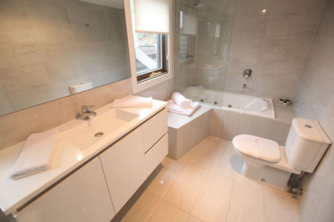 Points South By The Sea - Accommodation Redcliffe 5