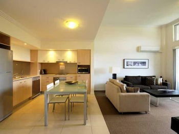 Chancellor Executive Apartments - Accommodation Redcliffe 6