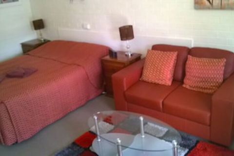 Colonial Inn Tamworth - Accommodation Redcliffe 0