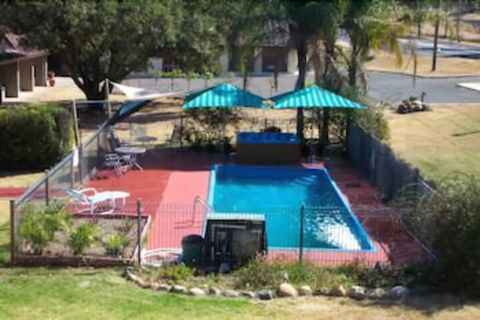 Colonial Inn Tamworth - Accommodation Redcliffe 1