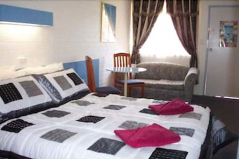 Colonial Inn Tamworth - Accommodation Redcliffe 2