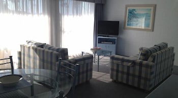 Breakers Apartments Mollymook - Accommodation Redcliffe 3