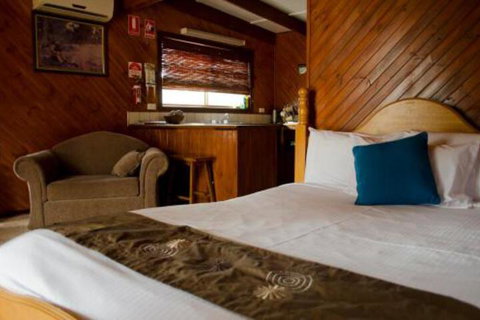 Bendigo Bush Cabins - Accommodation Redcliffe 0