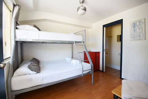 Caloundra Backpackers - Hostel - Accommodation Redcliffe 1