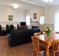 Country Gate Cottages - Accommodation Redcliffe