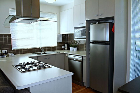 Adelaide DressCircle Apartments Childers Street - Accommodation Redcliffe 3