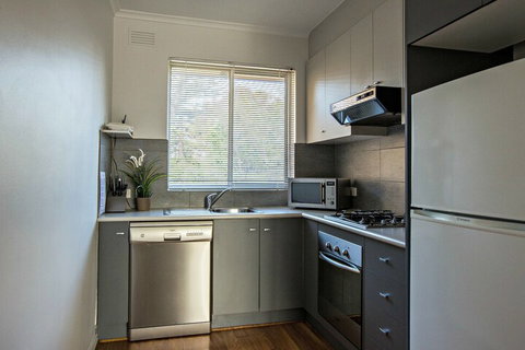 Adelaide DressCircle Apartments Childers Street - Accommodation Redcliffe 7