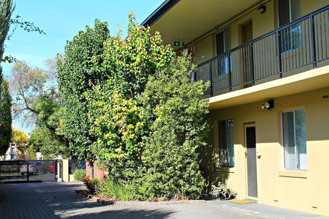 Adelaide DressCircle Apartments Childers Street - Accommodation Redcliffe 4