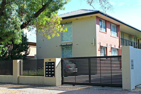 Adelaide DressCircle Apartments Childers Street - Accommodation Redcliffe 1