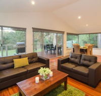 Acacia Chalets - Accommodation Redcliffe