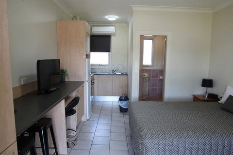 Tumut Apartments - Accommodation Redcliffe 3