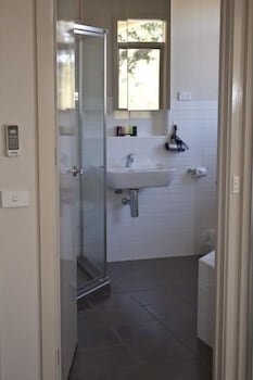 Central Shepparton Apartments - Accommodation Redcliffe 5