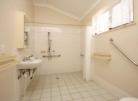 Lilyponds Holiday Park - Accommodation Redcliffe 3