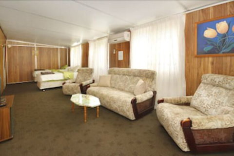 Mapleton Cabins & Caravan Park - Accommodation Redcliffe 2