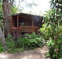 Samurai Beach Bungalows Port Stephens YHA - Accommodation Redcliffe