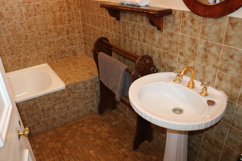 Settlers House York - Accommodation Redcliffe 0