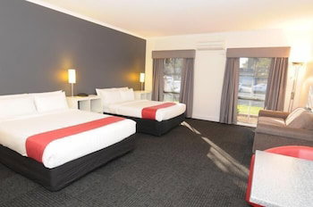 Caledonian Hotel Motel - Accommodation Redcliffe 1
