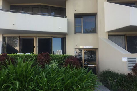 Sandrift Beachfront Apartments - Accommodation Redcliffe 5