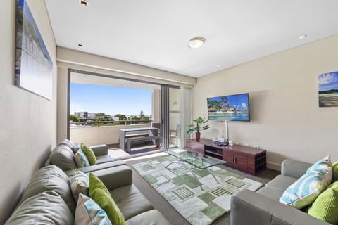Cote DAzur Resort - Accommodation Redcliffe 6