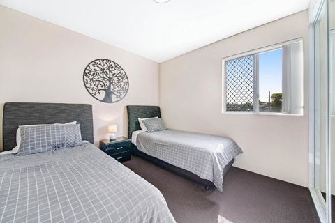 Cote DAzur Resort - Accommodation Redcliffe 4