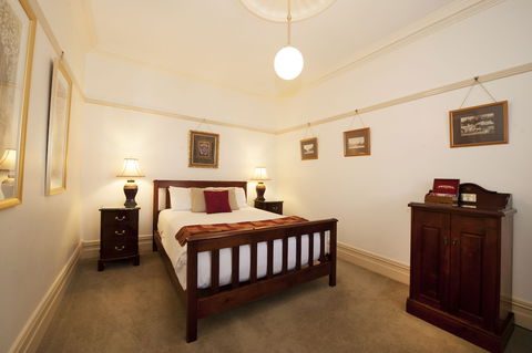 Cobb & Co Court Boutique Hotel - Accommodation Redcliffe 4