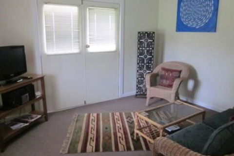 Lakes Waterfront Motel & Holiday Cottages - Accommodation Redcliffe 7
