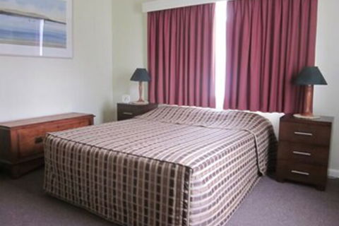 Lakes Waterfront Motel & Holiday Cottages - Accommodation Redcliffe 5
