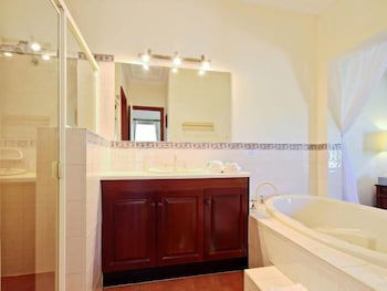 Wine And Roses B&B - Accommodation Redcliffe 4