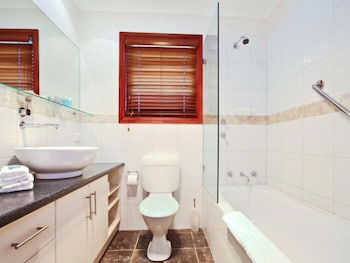 Wine And Roses B&B - Accommodation Redcliffe 5