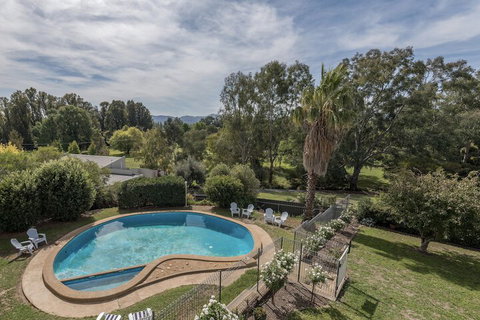 Harriet House Tumut - Accommodation Redcliffe 2