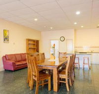 Holiday on Mostyn - Accommodation Redcliffe