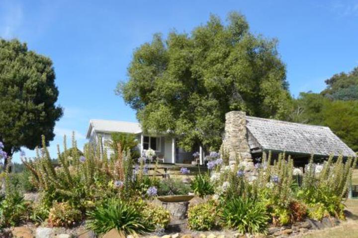 Ellendale TAS Accommodation Redcliffe
