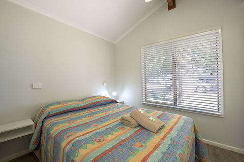 Discovery Parks â€“ Lake Kununurra - Accommodation Redcliffe 3