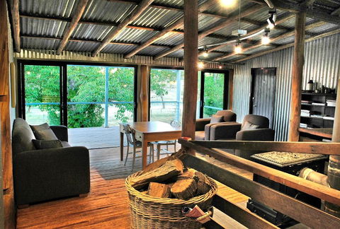 Black Sheep Inn - Accommodation Redcliffe 5