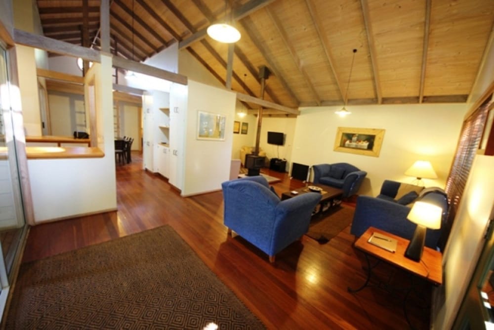 Arakoon NSW Accommodation Redcliffe