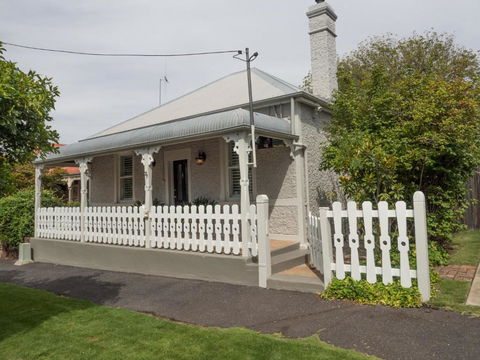 Cottage 79 - Accommodation Redcliffe 1