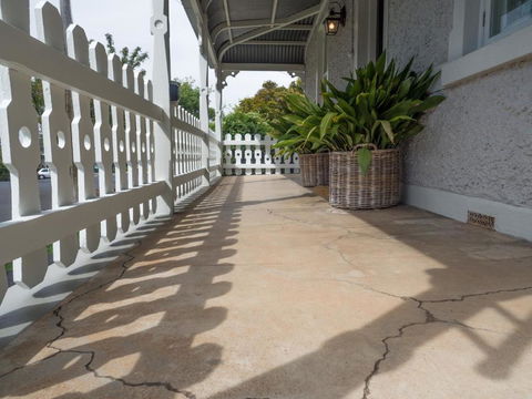 Cottage 79 - Accommodation Redcliffe 2