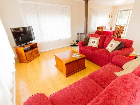 Catherine Lodge Farm Gate Cottages - Accommodation Redcliffe 4