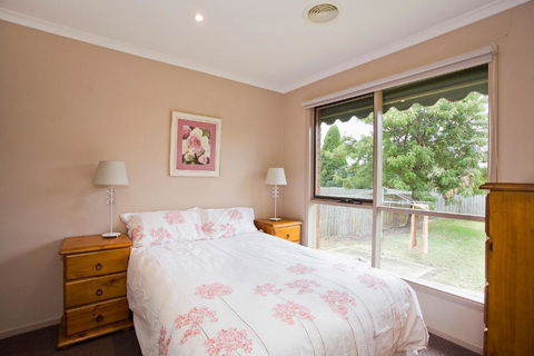 Geelong Holiday Home - Accommodation Redcliffe 6