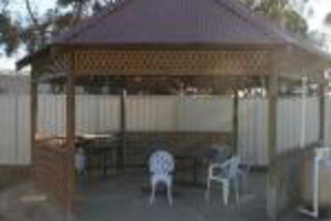 A Room For U - Accommodation Redcliffe 0