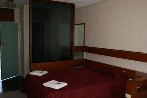 A Room For U - Accommodation Redcliffe 2