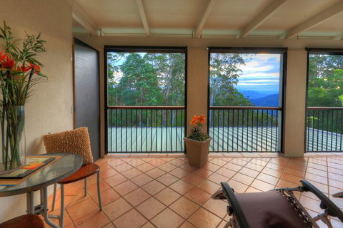 Mapleton Falls Accommodation - Accommodation Redcliffe 4