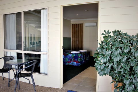 Pittsworth Motor Inn - Accommodation Redcliffe 2